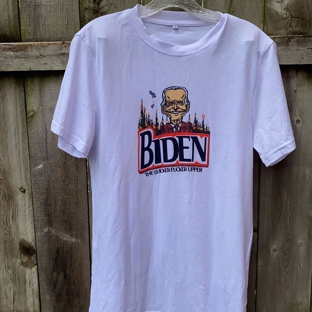 Political tee sz. S